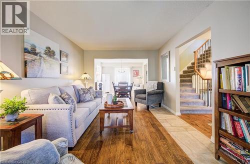 135 Royal Orchard Drive, Kitchener, ON - Indoor Photo Showing Living Room