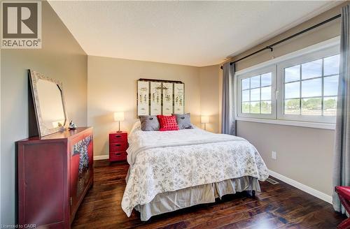 135 Royal Orchard Drive, Kitchener, ON - Indoor Photo Showing Bedroom