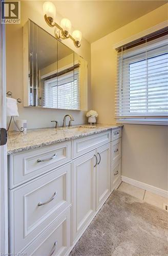 135 Royal Orchard Drive, Kitchener, ON - Indoor Photo Showing Bathroom