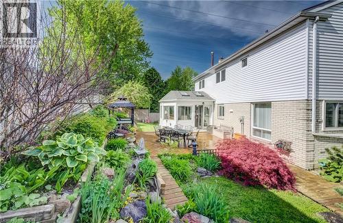 135 Royal Orchard Drive, Kitchener, ON - Outdoor