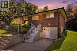 52 GRAND Avenue  Caledonia, ON N3W 2J5
