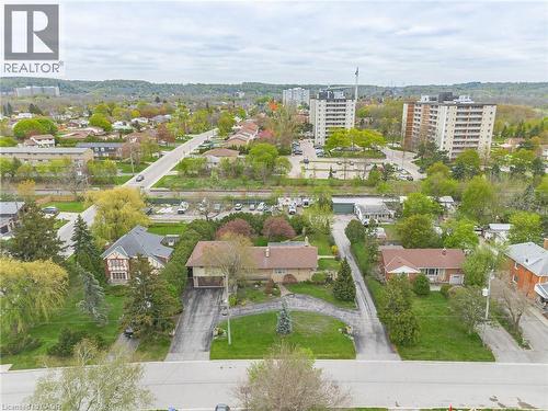 Residential neighborhood featuring varied architectural styles and mature landscaping - 262-270-276 Hixon Road, Hamilton, ON 