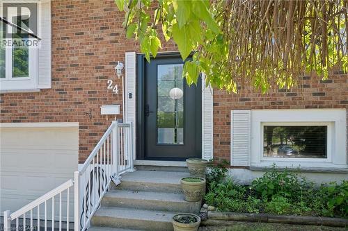 24 Devonglen Court, Kitchener, ON 