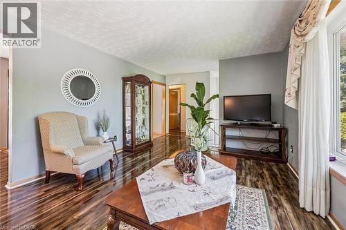 24 Devonglen Court, Kitchener, ON 