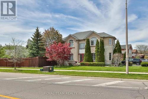 2 Sandway Crescent, Vaughan, ON 