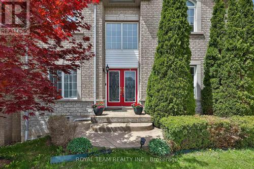 2 Sandway Crescent, Vaughan, ON 