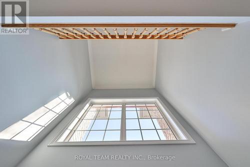 2 Sandway Crescent, Vaughan, ON 