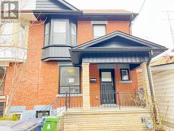 MAIN - 3 ROBLOCKE AVENUE Toronto, ON M6G 3R6