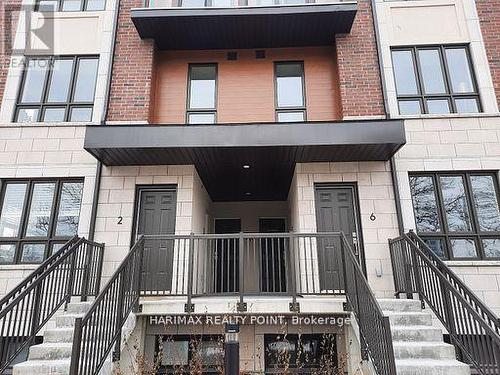 8 - 4015 HICKORY DRIVE  Mississauga, ON L4W 1L1