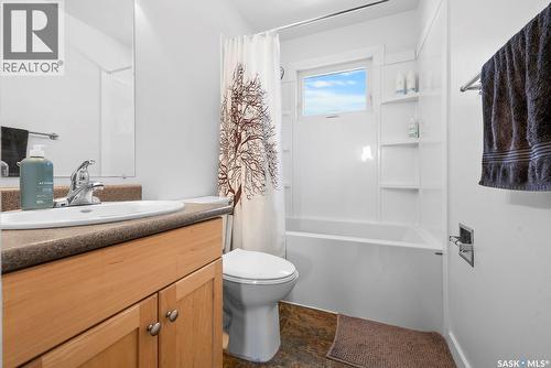 2 Pleasantview Bay, Regina, SK 