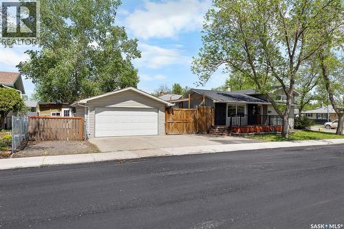 2 Pleasantview Bay, Regina, SK 