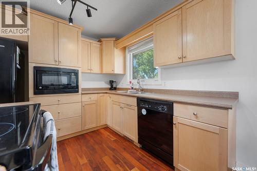 2 Pleasantview Bay, Regina, SK 