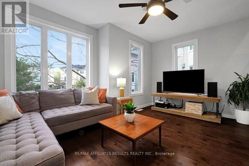 78 Songbird Private, Ottawa, ON 