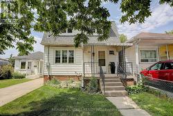 2 - 94 THIRTY NINTH STREET Toronto, ON M8W 3M7