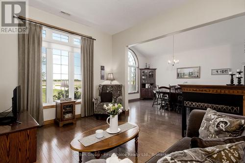 4957 Perth Road 119, Perth East (North Easthope), ON - Indoor Photo Showing Living Room