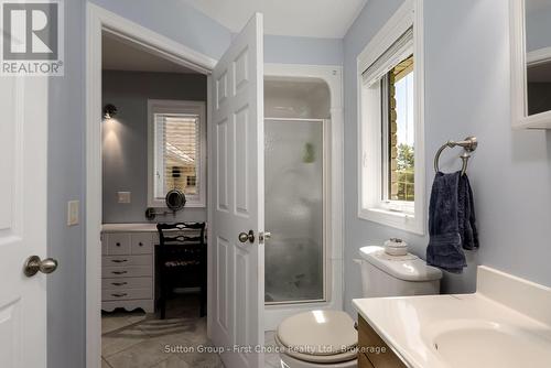 4957 Perth Road 119, Perth East (North Easthope), ON - Indoor Photo Showing Bathroom