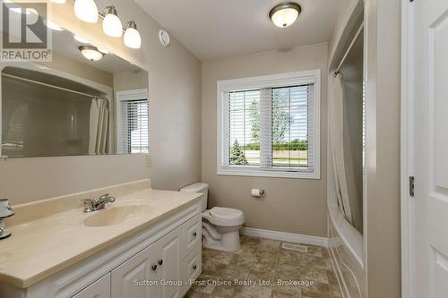 4957 Perth Road 119, Perth East (North Easthope), ON - Indoor Photo Showing Bathroom