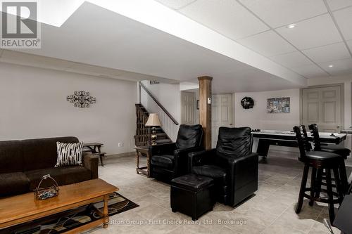 4957 Perth Road 119, Perth East (North Easthope), ON - Indoor Photo Showing Living Room