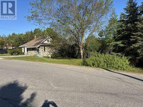 60 West Road W, Huntsville, ON 