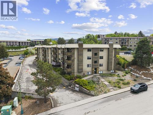 555 DALGLEISH Drive Unit# 412  Kamloops, BC V2C 6C7