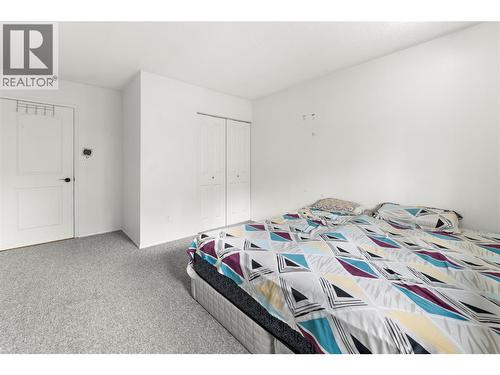 555 Dalgleish Drive Unit# 412, Kamloops, BC - Indoor Photo Showing Bedroom