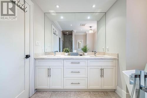 21 Cumberland Drive, Mississauga, ON 