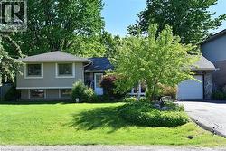18 DENNIS Avenue  Waterdown, ON L9H 7G2