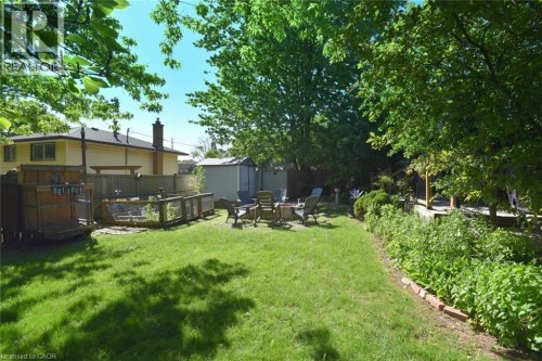18 Dennis Avenue, Waterdown, ON - Outdoor