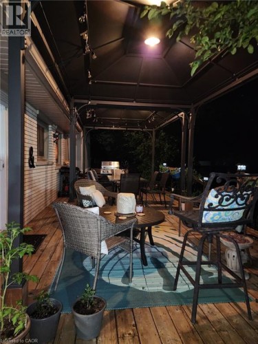 18 Dennis Avenue, Waterdown, ON -  With Deck Patio Veranda