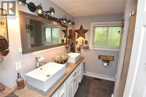 18 Dennis Avenue, Waterdown, ON 