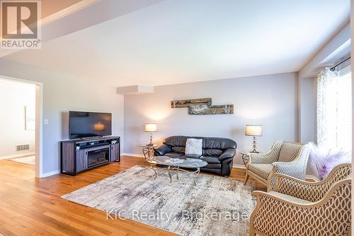40 Puttingedge Drive, Whitby (Rolling Acres), ON 