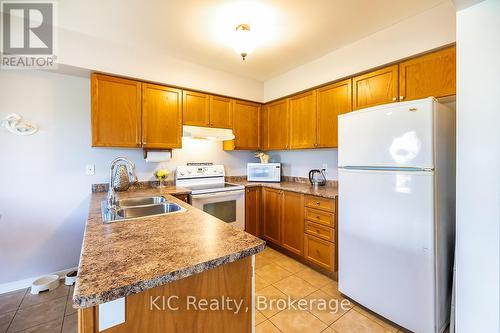 40 Puttingedge Drive, Whitby (Rolling Acres), ON 