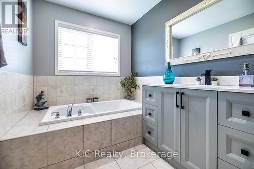 40 Puttingedge Drive, Whitby (Rolling Acres), ON 