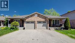 27 BITTERNUT Place Elmira, ON N3B 3L2