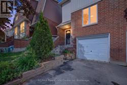 13 - 137 DOVERCLIFFE ROAD Guelph (Dovercliffe Park/Old University), ON N1G 3A5