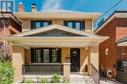 18 GLEN STEWART AVENUE Toronto, ON M4E 1P7
