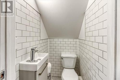 1281 North Shore Drive, Sudbury, ON - Indoor Photo Showing Bathroom