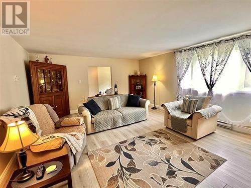 1157 Martin Road, Spragge, ON - Indoor Photo Showing Living Room