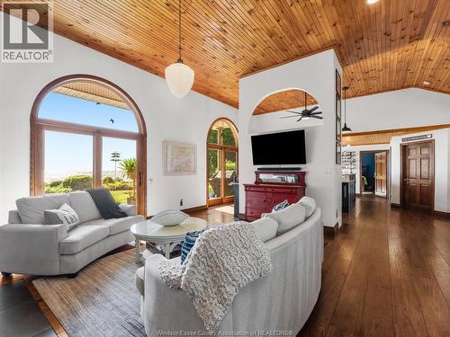266 East Beach Road, Leamington, ON 