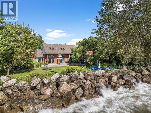 266 East Beach Road, Leamington, ON 