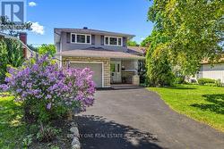 542 SIROIS AVENUE  Ottawa, ON K1K 1H4