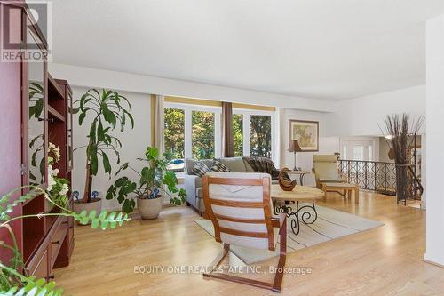 542 Sirois Avenue, Ottawa, ON 