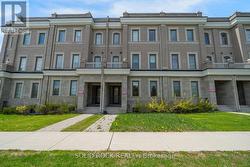 9376 BAYVIEW AVENUE Richmond Hill, ON L4C 5H3