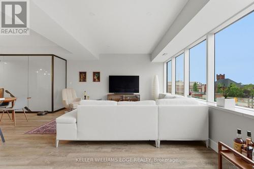 Living third floro - 389 Dundas Street, Woodstock, ON 