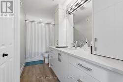 Ensuite bath - 3rd floor - 