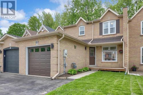 107 YORKVILLE DRIVE  Clarington (Courtice), ON L1E 2A6