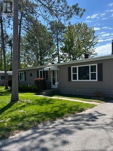 3 GOLF AVENUE  Wasaga Beach, ON L9Z 1K2