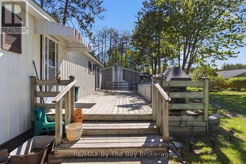 deck - 3 Golf Avenue, Wasaga Beach, ON 
