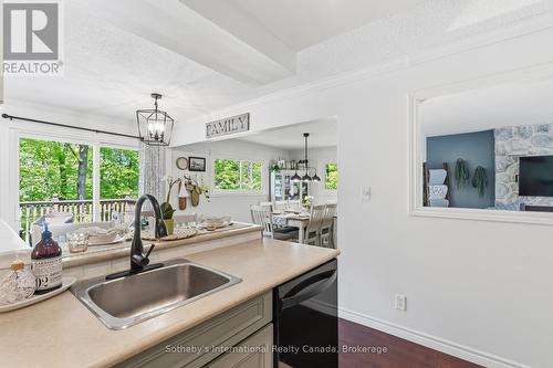 180 Clairmont Road, Gravenhurst (Muskoka (S)), ON - Indoor Photo Showing Kitchen