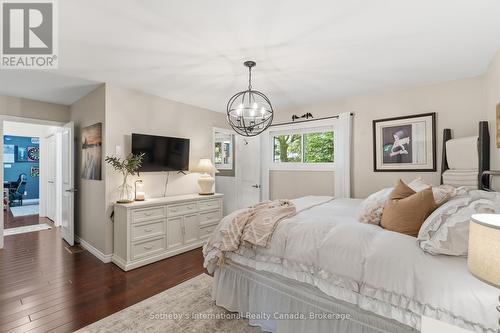 180 Clairmont Road, Gravenhurst (Muskoka (S)), ON - Indoor Photo Showing Bedroom